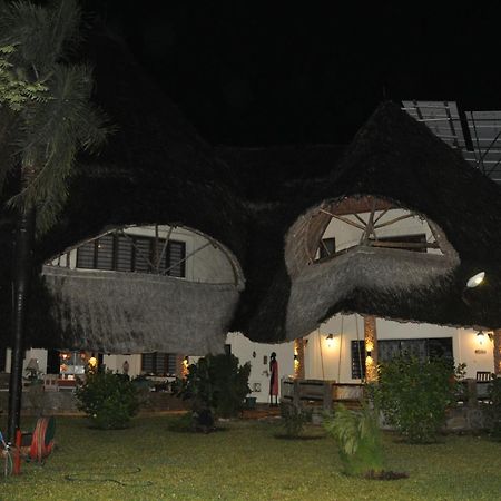 Amani Paradise - Luxury Villas Diani Beach Exterior photo