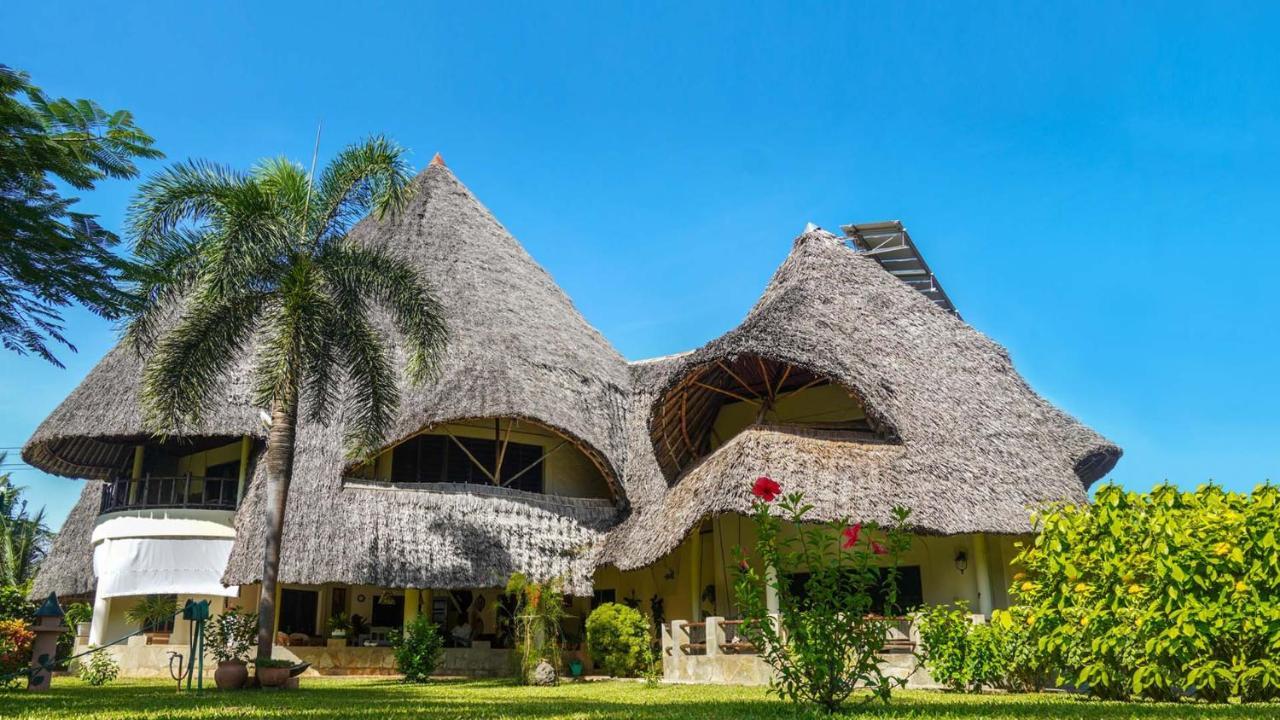 Amani Paradise - Luxury Villas Diani Beach Exterior photo