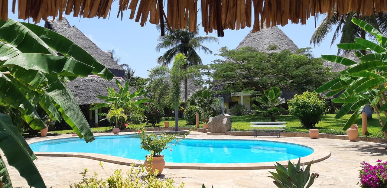 Amani Paradise - Luxury Villas Diani Beach Exterior photo
