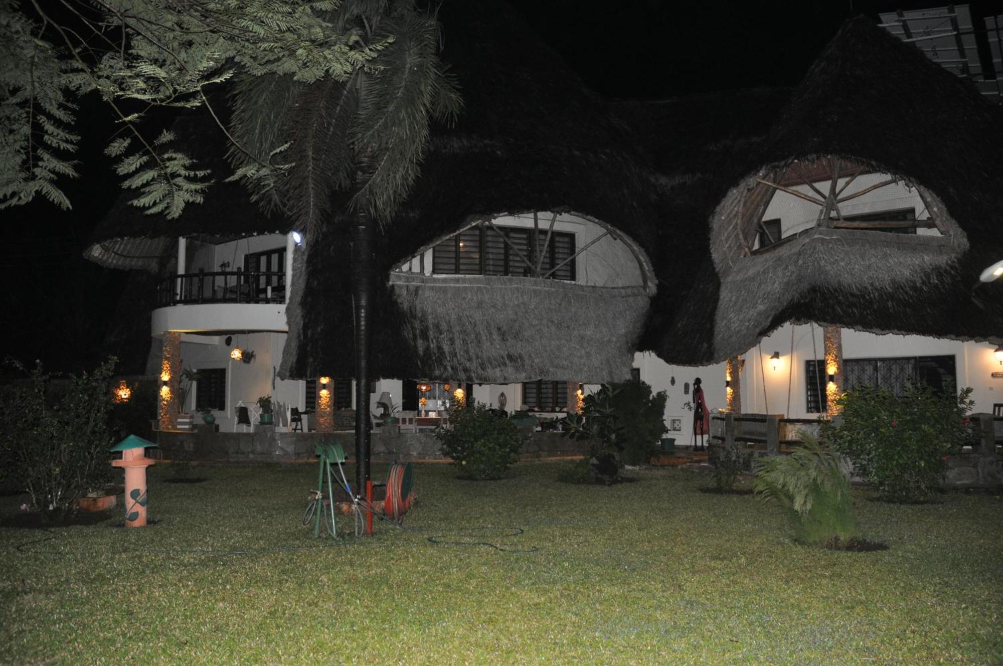 Amani Paradise - Luxury Villas Diani Beach Exterior photo