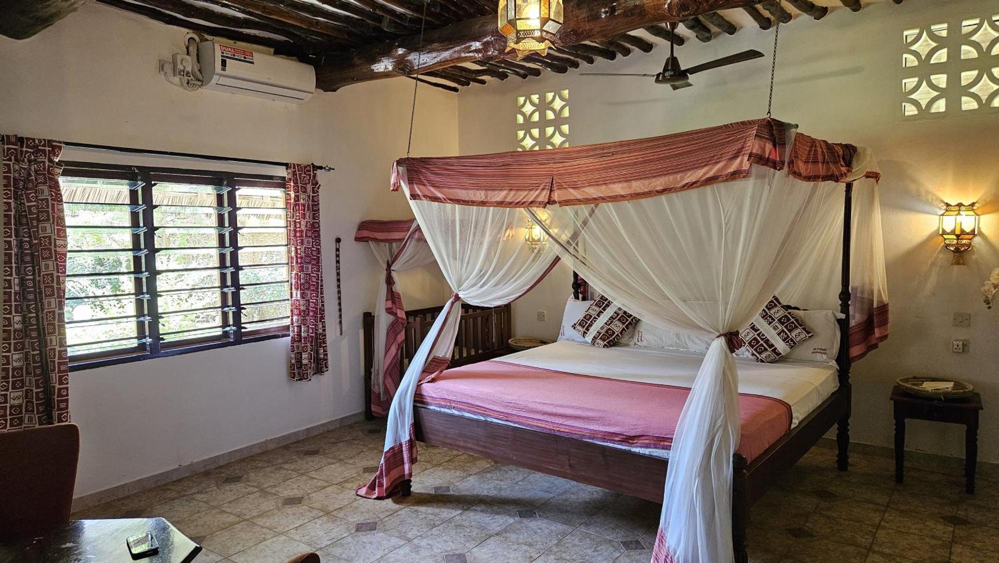 Amani Paradise - Luxury Villas Diani Beach Exterior photo